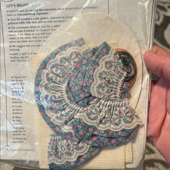 Stitchables Cross Stitch Kit - A Daughter Is A Friend new - Picture 3 of 3